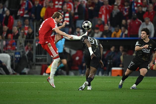 06 05 2026, xemx, Football UEFA Champions League 1 2 Final, FC Bayern Muenchen Paris St Germain v l Harry Kane FC Bayern Muenchen Willian Pacho Paris St Germain duel, action, action, battle for the ball DFL DFB REGULATIONS PROHIBIT ANY USE OF PHOTOGRAPHS as IMAGE SEQUENCES and or QUASI VIDEO Muenchen