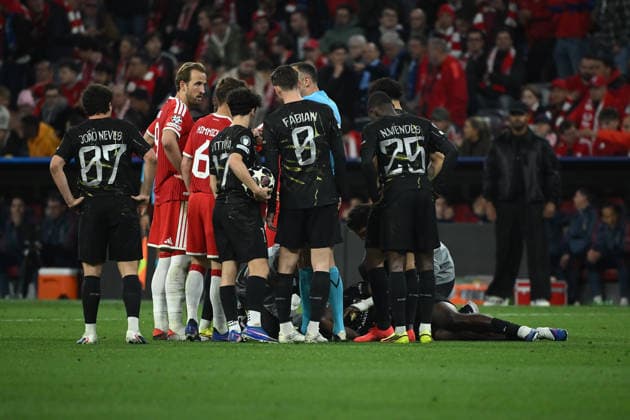 06 05 2026, xemx, Football UEFA Champions League 1 2 Final, FC Bayern Muenchen Paris St Germain v l Willian Pacho Paris St Germain injured, injury, pain, pain Referee Referee Joao Pinheiro Harry Kane FC Bayern Muenchen DFL DFB REGULATIONS PROHIBIT ANY USE OF PHOTOGRAPHS as IMAGE SEQUENCES and or QUASI VIDEO Muenchen