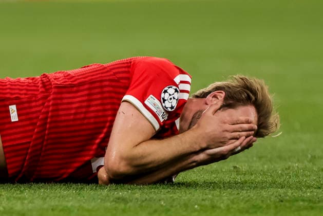 MUNICH, GERMANY - MAY 6: Harry Kane (FC Bayern Muenchen, 9) in pain on the ground during the UEFA Champions League Semi-Final between FC Bayern Muenchen vs Paris Saint-Germain at Allianz Arena at Semi-Finals 2nd leg of the UEFA Champions League on May 6, 2026 in Munich, Germany. Bavaria Germany Copyright: xSteffiexWunderlx