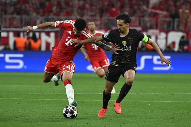 06 05 2026, xemx, Football UEFA Champions League 1 2 Final, FC Bayern Muenchen Paris St Germain v l Luis Diaz FC Bayern Muenchen Marquinhos Paris St Germain duel, action, action, battle for the ball DFL DFB REGULATIONS PROHIBIT ANY USE OF PHOTOGRAPHS as IMAGE SEQUENCES and or QUASI VIDEO Muenchen