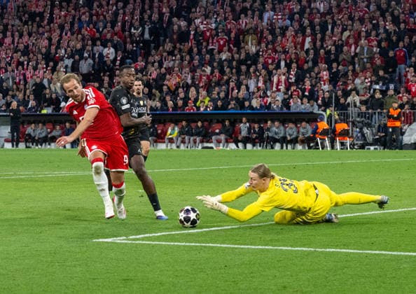 Soccer, Men, 2025 2026 season, Champions League semi-final, second leg , FC Bayern Munich Paris St Germain, f l Harry Kane Bayern Munich , Willian Pacho PSG , Goalkeeper Matvey Safonov PSG , 06 05 2026, Copyright: xMatthiasxKochx
