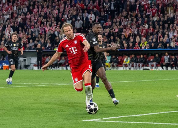 Soccer, Men, 2025 2026 season, Champions League semi-final, second leg , FC Bayern Munich Paris St Germain, v l Harry Kane Bayern Munich , Willian Pacho PSG , 06 05 2026, Copyright: xMatthiasxKochx