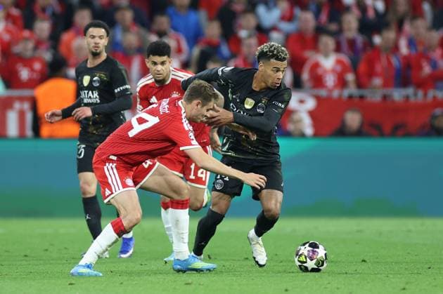 in duel, action, with Josip Stanisic 44 FC Bayern Muenchen , Desire Doue 14 Paris Saint Germain , FC Bayern Muenchen vs Paris Saint Germain, football, UEFA, Champions League, semi-final, second leg, 06 05 2026 Muenchen Bayern Germany Copyright: xkolbert-press ChristianxKolbertx