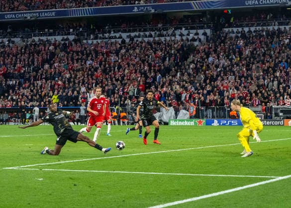 Soccer, Men, 2025 2026 season, Champions League semi-final, second leg , FC Bayern Munich Paris St Germain, v l Willian Pacho PSG , Harry Kane Bayern Munich , Marquinhos PSG , Goalkeeper Matvey Safonov PSG , 06 05 2026, Copyright: xMatthiasxKochx