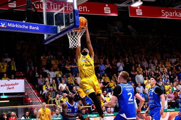 ProA Playoffs Quarterfinals Phoenix Hagen vs PS Karlsruhe LIONS, Hagen, 06 05 2026, Ischelandhalle Hagen Marinus Lucas N Guessan 19, Phoenix Hagen, C with a dunk ProA Playoffs Quarterfinals Phoenix Hagen vs PS Karlsruhe LIONS, Hagen, 06 05 2026, Ischelandhalle Hagen Copyright: xBEAUTIFULxSPORTS Piepenstockx