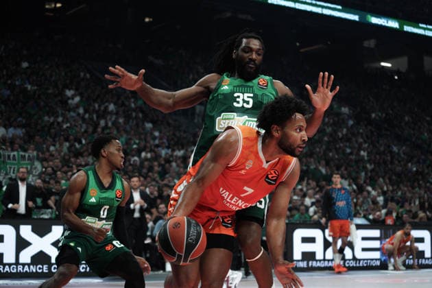 May 6, 2026, Athens, Athens, Greece: BRAXTON KEY and KENNETH FARIED during the EuroLeague Playoffs Game 3 between Panathinaikos and Valencia at Telekom Center Athens in Athens, Greece on May 6, 2026. EuroLeague Playoffs: Panathinaikos Vs Valencia  - ZUMAa226 20260506_zip_a226_009 Copyright: xGiorgosxArapekosx