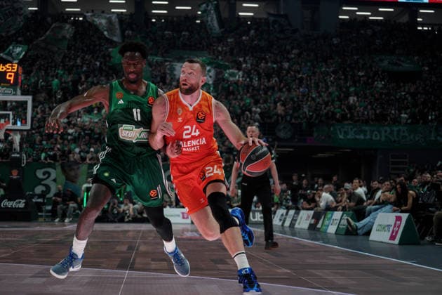May 6, 2026, Athens, Athens, Greece: MATTHEW COSTELLO in action during the EuroLeague Playoffs Game 3 between Panathinaikos and Valencia at Telekom Center Athens in Athens, Greece on May 6, 2026. EuroLeague Playoffs: Panathinaikos Vs Valencia  - ZUMAa226 20260506_zip_a226_014 Copyright: xGiorgosxArapekosx