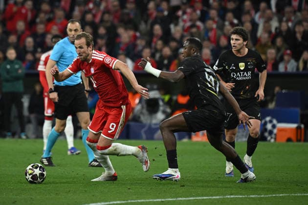06 05 2026, xemx, Football UEFA Champions League 1 2 Final, FC Bayern Muenchen Paris St Germain v l Harry Kane FC Bayern Muenchen Willian Pacho Paris St Germain duel, action, action, battle for the ball DFL DFB REGULATIONS PROHIBIT ANY USE OF PHOTOGRAPHS as IMAGE SEQUENCES and or QUASI VIDEO Muenchen