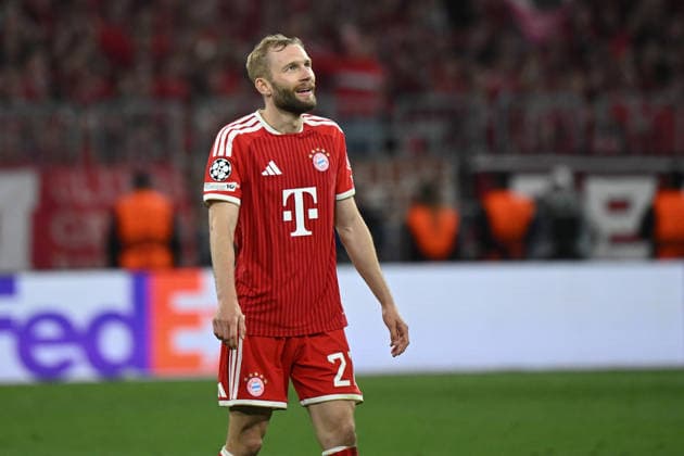 06 05 2026, xemx, Football UEFA Champions League 1 2 Final, FC Bayern Muenchen Paris St Germain v l Konrad Laimer FC Bayern Muenchen Disappointed, sad, frustrated, helpless, DFL DFB REGULATIONS PROHIBIT ANY USE OF PHOTOGRAPHS as IMAGE SEQUENCES and or QUASI VIDEO Muenchen