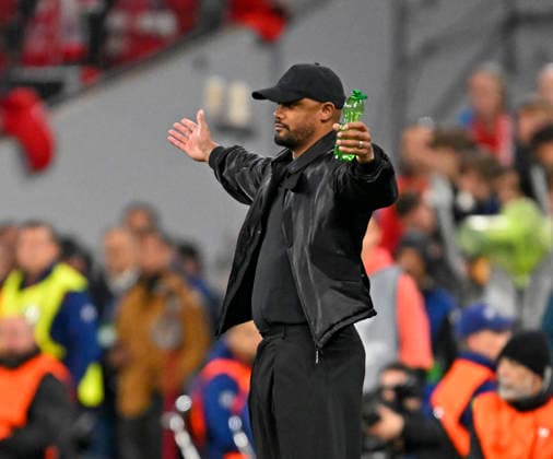 06 05 2026, Football UEFA Championsleague 2025 2026 semi-final second leg, FC Bayern Munich Paris St Germain, in the Allianz Arena Munich, coach Vincent Kompany FC Bayern Munich clueless DFL and DFB regulations prohibit any use of photographs as image sequences and or quasi video