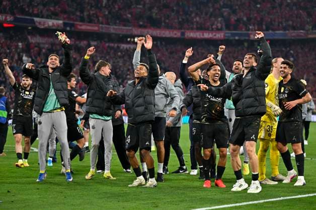 06 05 2026, Football UEFA Championsleague 2025 2026 semi-final second leg, FC Bayern Munich Paris St Germain, in the Allianz Arena Munich, The Paris players celebrate and dance DFL and DFB regulations prohibit any use of photographs as image sequences and or quasi video