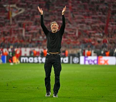 06 05 2026, Football UEFA Championsleague 2025 2026 semi-final second leg, FC Bayern Munich Paris St Germain, in the Allianz Arena Munich, coach Luis Enrique FC Paris Saint Germain is celebrated by the fans, DFL and DFB regulations prohibit any use of photographs as image sequences and or quasi video