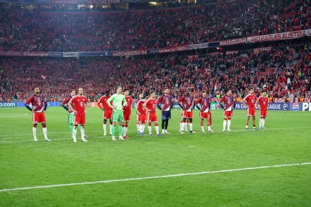 disappointment with the team about the defeat and elimination, FC Bayern Muenchen vs Paris Saint Germain, Football, UEFA, Champions League, semi-final, second leg, 06 05 2026 Muenchen Bayern Germany Copyright: xkolbert-press ChristianxKolbertx