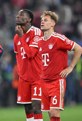 after the end of the match disappointed Nicolas Jackson FC Bayern Muenchen FCB 11 Joshua Kimmich FC Bayern Muenchen FCB 06 FC Bayern Muenchen FCB vs Paris Saint Germain PSG CL Champions League semi-final second leg 06 05 2026 DFL REGULATIONS PROHIBIT ANY USE OF PHOTOGRAPHS AS IMAGE SEQUENCES AND OR QUASI VIDEO FC Bayern Muenchen FCB vs Paris Saint Germain PSG CL Champions League