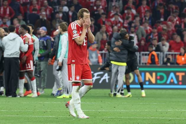 disappointment at Harry Kane 9 FC Bayern Muenchen over the defeat and crying, FC Bayern Muenchen vs Paris Saint Germain, football, UEFA, Champions League, semi-final, second leg, 06 05 2026 Muenchen Bayern Germany Copyright: xkolbert-press ChristianxKolbertx