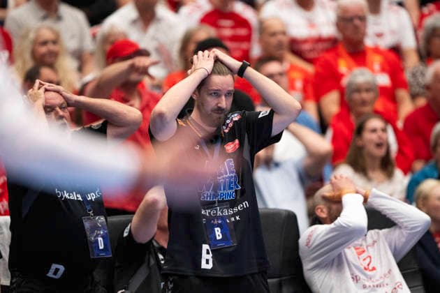 CL men s handball Aalborg Handball Sporting Clube de Portugal Aalborg s head coach Simon Dahl reacts during the EHF Champions League quarter final return match between Aalborg Handball and Sporting Clube de Portugal at Sparekassen Danmark Arena Photo Bo Amstrup Ritzau Scanpix , Aalborg Denmark Mors  Copyright: BoxAmrstrupx xRitzauxScanpix BoxAmstrupx spdk20260506-230701-L
