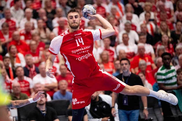 CL Men s Handball Aalborg Handball Sporting Clube de Portugal Aalborg s Mads Hoxer in action during the EHF Champions League quarter final return match between Aalborg Handball and Sporting Clube de Portugal at Sparekassen Danmark Arena Photo Bo Amstrup Ritzau Scanpix , Aalborg Denmark Mors  Copyright: BoxAmrstrupx xRitzauxScanpix BoxAmstrupx spdk20260506-232849-L