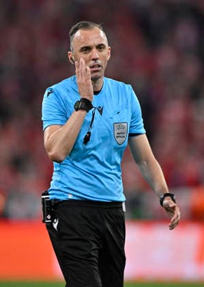 Referee Referee Joao Pinheiro POR Gesture Gesture FC Bayern Muenchen FCB vs Paris Saint Germain PSG CL Champions League semi-final second leg 06 05 2026 DFL REGULATIONS PROHIBIT ANY USE OF PHOTOGRAPHS AS IMAGE SEQUENCES AND OR QUASI VIDEO FC Bayern Muenchen FCB vs Paris Saint Germain PSG CL Champions League
