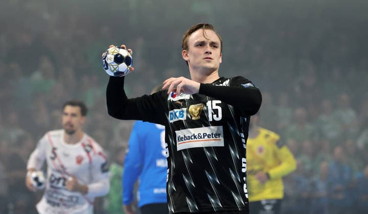 Tobias Schjoelberg Groendahl on the ball Action upper body Sport Handball CL Champions League Champions League Mens quarter-final second leg season 2025 2026 06 05 2026 Füchse Berlin vs Veszprem HC in the Max Schmeling Halle