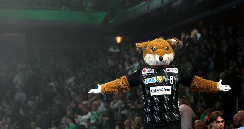 Mascot Fuchsi cheers on Upper body action Sport Handball CL Champions League Champions League Mens quarter-final second leg season 2025 2026 06 05 2026 Füchse Berlin vs Veszprem HC in the Max Schmeling Halle