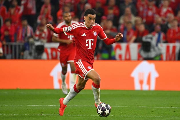 Jamal MUSIALA Bayern Muenchen , action,single action,single image,cropped image,full body shot,whole figure Football Champions League,season 2025 26, semi-final FC Bayern Muenchen Paris Saint Germain PSG 1 1 on 06 05 2026 A L L I A N Z A R E N A