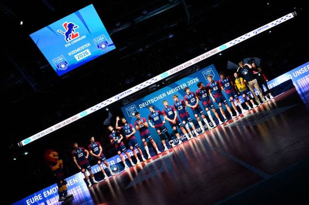 06 05 2026, LKH Arena, Lüneburg Lueneburg Volleyball, Bundesliga Männer Maenner, Play offs, Final, SVG Lüneburg Lueneburg vs Berlin Recycling Volleys Award ceremony German runner-up 2026 SVG Lüneburg Lueneburg