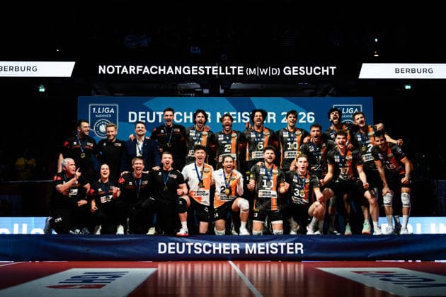 06 05 2026, LKH Arena, Lüneburg Lueneburg Volleyball, Bundesliga Männer Maenner, Play offs, Final, SVG Lüneburg Lueneburg vs Berlin Recycling Volleys Award ceremony German Champion 2026 Berlin Recycling Volleys