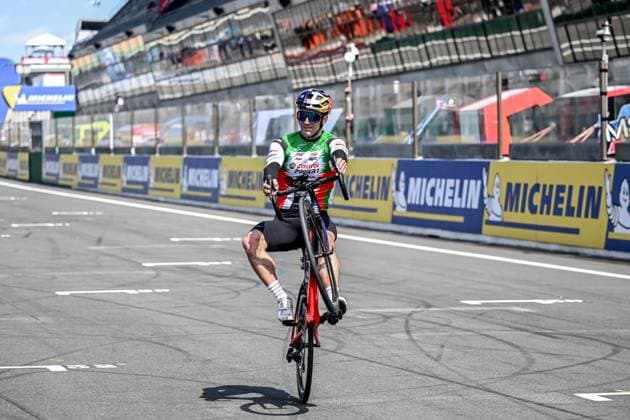 MotoGP Cycling Challenge PHOTOPQR OUEST FRANCE Martin ROCHE ; Le Mans ; 07 05 2026 ; Ce jeudi 07 mai 2026 , le motoGP Cycling challenge lors du Michelin Grand Prix de France moto ( MotoGP Moto GP ) sur le circuit Bugatti du Mans ( Le Mans Sarthe Pays de la Loire ) Le courreur cycliste de la Red Bull-Bora-Hansgrohe Primož Roglic Primoz Roglic était invité tout comme l ex coureur cycliste Mark Cavendish , pour participer au MotoGP Cycling Challenge aux côtés de pilote de MotoGP comme Jorge Martin ( Aprilia Racing ) , Alex Rins ( Monster Energy Yamaha MotoGP ) , Johann Zarco ( n05 Castrol Honda LCR ), Jack Miller ( Prima Pramac Yamaha MotoGP ) ici Le pilote de moto GP Johann Zarco ( n05 Castrol Honda LCR ) ex vainqueur du GP France 2025 fait le show à vélo Photographe : Martin ROCHE Ouest-France MotoGP cycling challenge at Le Mans in May 7, 2026 Le Mans FRANCE France  Copyright: xPHOTOPQR OUESTxFRANCE MAXPPPxMartinxROCHEx 20260507OFR2864 20260507OFR2864