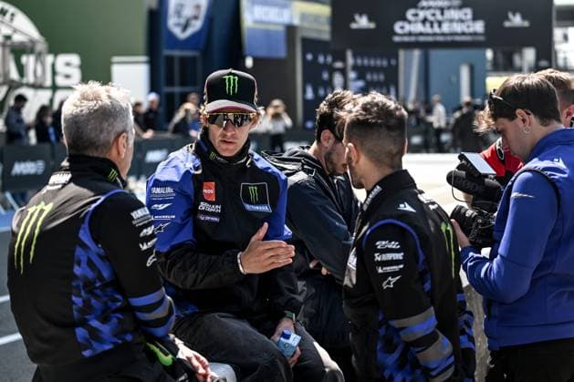 MotoGP Cycling Challenge PHOTOPQR OUEST FRANCE Martin ROCHE ; Le Mans ; 07 05 2026 ; Ce jeudi 07 mai 2026 , le motoGP Cycling challenge lors du Michelin Grand Prix de France moto ( MotoGP Moto GP ) sur le circuit Bugatti du Mans ( Le Mans Sarthe Pays de la Loire ) Le courreur cycliste de la Red Bull-Bora-Hansgrohe Primož Roglic Primoz Roglic était invité tout comme l ex coureur cycliste Mark Cavendish , pour participer au MotoGP Cycling Challenge aux côtés de pilote de MotoGP comme Jorge Martin ( Aprilia Racing ) , Alex Rins ( Monster Energy Yamaha MotoGP ) , Johann Zarco ( n05 Castrol Honda LCR ), Jack Miller ( Prima Pramac Yamaha MotoGP ) ici Le pilote de moto GP Fabio Quartararo ( Monster Energy Yamaha motoGP ) Photographe : Martin ROCHE Ouest-France MotoGP cycling challenge at Le Mans in May 7, 2026 Le Mans FRANCE France  Copyright: xPHOTOPQR OUESTxFRANCE MAXPPPxMartinxROCHEx 20260507OFR2865 20260507OFR2865