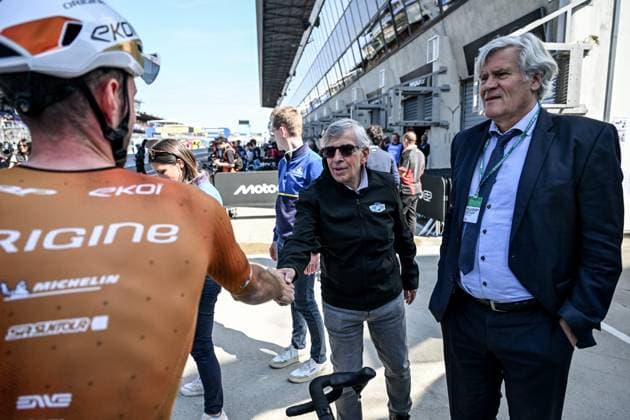 MotoGP Cycling Challenge PHOTOPQR OUEST FRANCE Martin ROCHE ; Le Mans ; 07 05 2026 ; Ce jeudi 07 mai 2026 , le motoGP Cycling challenge lors du Michelin Grand Prix de France moto ( MotoGP Moto GP ) sur le circuit Bugatti du Mans ( Le Mans Sarthe Pays de la Loire ) Le courreur cycliste de la Red Bull-Bora-Hansgrohe Primož Roglic Primoz Roglic était invité tout comme l ex coureur cycliste Mark Cavendish , pour participer au MotoGP Cycling Challenge aux côtés de pilote de MotoGP comme Jorge Martin ( Aprilia Racing ) , Alex Rins ( Monster Energy Yamaha MotoGP ) , Johann Zarco ( n05 Castrol Honda LCR ), Jack Miller ( Prima Pramac Yamaha MotoGP ) ici Claude Michy, promoteur du Grand Prix de France aux côté de Stéphane Le Foll Photographe : Martin ROCHE Ouest-France MotoGP cycling challenge at Le Mans in May 7, 2026 Le Mans FRANCE France  Copyright: xPHOTOPQR OUESTxFRANCE MAXPPPxMartinxROCHEx 20260507OFR2869 20260507OFR2869