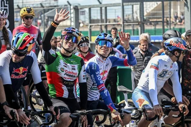 MotoGP Cycling Challenge PHOTOPQR OUEST FRANCE Martin ROCHE ; Le Mans ; 07 05 2026 ; Ce jeudi 07 mai 2026 , le motoGP Cycling challenge lors du Michelin Grand Prix de France moto ( MotoGP Moto GP ) sur le circuit Bugatti du Mans ( Le Mans Sarthe Pays de la Loire ) Le courreur cycliste de la Red Bull-Bora-Hansgrohe Primož Roglic Primoz Roglic était invité tout comme l ex coureur cycliste Mark Cavendish , pour participer au MotoGP Cycling Challenge aux côtés de pilote de MotoGP comme Jorge Martin ( Aprilia Racing ) , Alex Rins ( Monster Energy Yamaha MotoGP ) , Johann Zarco ( n05 Castrol Honda LCR ), Jack Miller ( Prima Pramac Yamaha MotoGP ) ici ( de g à d ) ( en vert ) le pilote de moto GP Johann Zarco ( n05 Castrol Honda LCR ) (en bleu et Blanc ) le courreur cycliste de la Red Bull-Bora-Hansgrohe Primož Roglic Primoz Roglic et (en blanc ) Jorge Martin ( Aprilia Racing ) Photographe : Martin ROCHE Ouest-France MotoGP cycling challenge at Le Mans in May 7, 2026 Le Mans FRANCE France  Copyright: xPHOTOPQR OUESTxFRANCE MAXPPPxMartinxROCHEx 20260507OFR2866 20260507OFR2866