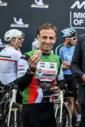 MotoGP Cycling Challenge PHOTOPQR OUEST FRANCE Martin ROCHE ; Le Mans ; 07 05 2026 ; Ce jeudi 07 mai 2026 , le motoGP Cycling challenge lors du Michelin Grand Prix de France moto ( MotoGP Moto GP ) sur le circuit Bugatti du Mans ( Le Mans Sarthe Pays de la Loire ) Le courreur cycliste de la Red Bull-Bora-Hansgrohe Primož Roglic Primoz Roglic était invité tout comme l ex coureur cycliste Mark Cavendish , pour participer au MotoGP Cycling Challenge aux côtés de pilote de MotoGP comme Jorge Martin ( Aprilia Racing ) , Alex Rins ( Monster Energy Yamaha MotoGP ) , Johann Zarco ( n05 Castrol Honda LCR ), Jack Miller ( Prima Pramac Yamaha MotoGP ) ici le maire du Mans Stéphane Le Foll remet une médaille de la ville à Johann Zarco ( n05 Castrol Honda LCR ) Photographe : Martin ROCHE Ouest-France MotoGP cycling challenge at Le Mans in May 7, 2026 Le Mans FRANCE France  Copyright: xPHOTOPQR OUESTxFRANCE MAXPPPxMartinxROCHEx 20260507OFR2873 20260507OFR2873