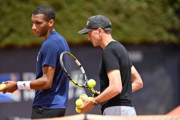 Foto IPP Cavaliere Emiliano. Roma 07 05 2026. Tennis Internazionali d Italia 2026. Nella foto: Felix Auger-Aliassime in allenamento seguito dal suo allenatore Frederic Fontang. Italy Photo Press - World Copyright italy ITALY  Copyright: xR4924_italyphotopressx