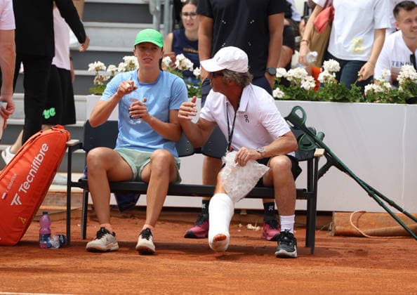 May 7, 2026, Rome, Celestynow, Italy: IGA SWIATEK of Poland and her coach FRANCISCO ROIG of Spain during practise session on tennis tournament WTA, Tennis Damen 1000 Internazionali BNL DÃ¢â‚¬â ¢Italia, Rome, Italy. Rome Italy - ZUMAc278 20260507_zsp_c278_002 Copyright: xMarcinxCholewinskix