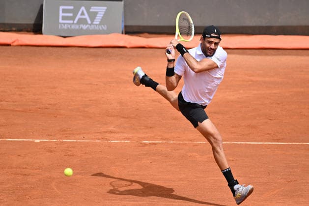 TENNIS - Internazionali di Tennis - Internazionali BNL d Italia Matteo Berrettini of Italy in action against Alexei Popyrin of Australia during the Internazionali BNL d Italia Day Three at Foro Italico on May 7, 2026 in Rome, Italy. Rome Italy  Copyright: xIPAxSport ABACAx