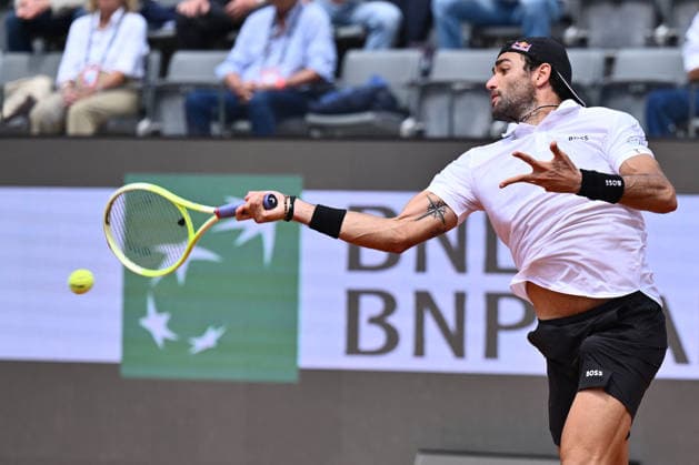 TENNIS - Internazionali di Tennis - Internazionali BNL d Italia Matteo Berrettini of Italy in action against Alexei Popyrin of Australia during the Internazionali BNL d Italia Day Three at Foro Italico on May 7, 2026 in Rome, Italy. Rome Italy  Copyright: xIPAxSport ABACAx