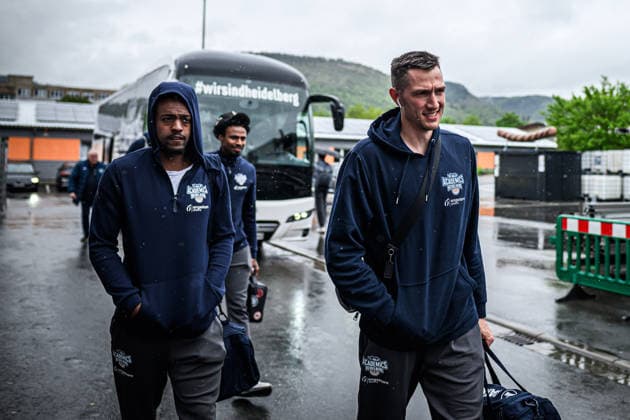 easycredit BBL Basketball Bundesliga 2025 2026 33 Matchday 07 05 2026 Science City Jena vs MLP Academics Heidelberg The Heidelberg players arrive at the right Ryan Mikesell Sparkassen Arena before the game