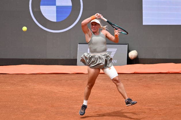 TENNIS - Internazionali di Tennis - Internazionali BNL d Italia Leolia Jeanjean of France in action against Jasmine Paolini of Italy during the Internazionali BNL d Italia Day Three at Foro Italico on May 7, 2026 in Rome, Italy. Rome Italy  Copyright: xIPAxSport ABACAx