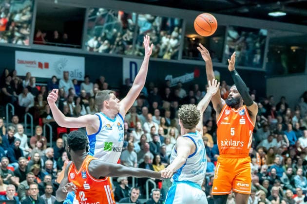 Chemnitz, Germany 07 May 2026 1 BBL 2025 2026 Sp 33 Niners Chemnitz vs Skyliners Frankfurt In the picture Corey Davis 99 4 v li goes for a 3 point shot Copyright: xFotostandx xNachtigallx