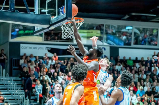 Chemnitz, Germany 07 May 2026 1 BBL 2025 2026 Sp 33 Niners Chemnitz vs Skyliners Frankfurt In the picture Amadou Sow 99 3 v li with a dunking Copyright: xFotostandx xNachtigallx