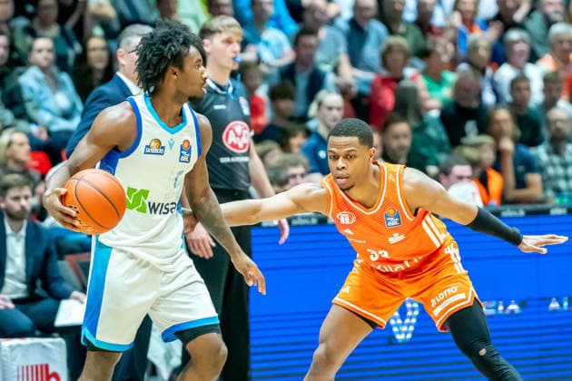 Chemnitz, Germany 07 May 2026 1 BBL 2025 2026 Sp 33 Niners Chemnitz vs Skyliners Frankfurt In the picture from left in a duel Isaiah Swope Frankfurt and Eric Washington 99 Copyright: xFotostandx xNachtigallx