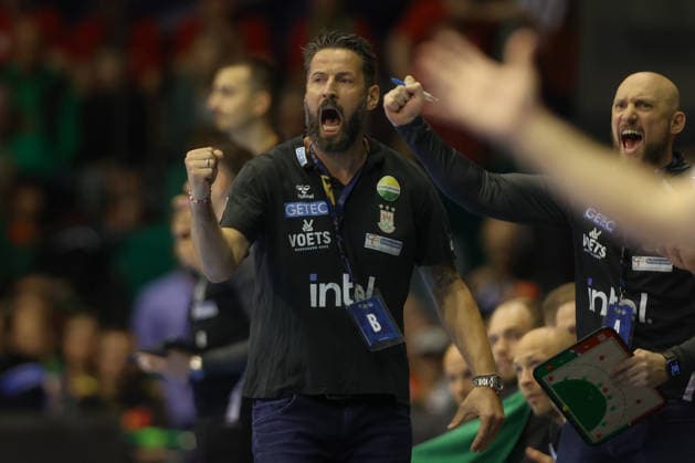 07 05 2026, xtgx, Handball, EHF Champions League 1 4 Final, SC Magdeburg Pick Szeged v l Bennet Wiegert Magdeburg, coach jubilation, goal celebration, celebrate the goal, celebration Magdeburg
