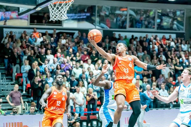 Chemnitz, Germany 07 May 2026 1 BBL 2025 2026 Sp 33 Niners Chemnitz vs Skyliners Frankfurt In the picture Eric Washington 99 3 v li with a dunking Copyright: xFotostandx xNachtigallx