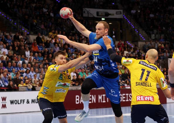 07 05 2026, Germany, Stuttgart, DAIKIN HBL Handball Bundesliga season 2025 2026, TVB Stuttgart vs Rhein Neckar Löwen, f l Steven Plucnar Jacobsen RNL , Lenny Rubin TVB , Lukas Sandell RNL