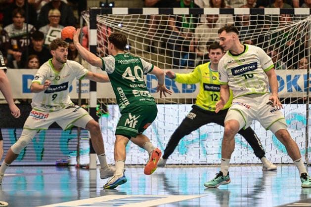 DAIKIN HBL Bundesliga Frisch Auf Göppingen HSG Wetzlar Göppingen, 07 05 2026 Elias Newel Frisch Auf Göppingen, 40 in front of the goal of öAnadin Suljakovic HSG Wetzlar, 12 Göppingen, 07 05 2026 31 DAIKIN Handball Bundesliga matchday, Frisch Auf Göppingen HSG Wetzlar, EWS Arena, Göppingen Copyright: xBEAUTIFULxSPORTS Märklx