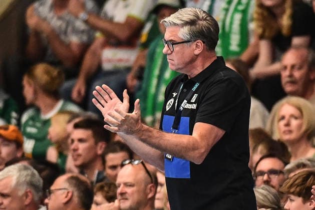 DAIKIN HBL Bundesliga Frisch Auf Göppingen HSG Wetzlar Göppingen, 07 05 2026 Applause from coach Runar Sigtryggsson HSG Wetzlar Göppingen, 07 05 2026 31 Matchday of the DAIKIN Handball Bundesliga, Frisch Auf Göppingen HSG Wetzlar, EWS Arena, Göppingen Copyright: xBEAUTIFULxSPORTS Märklx