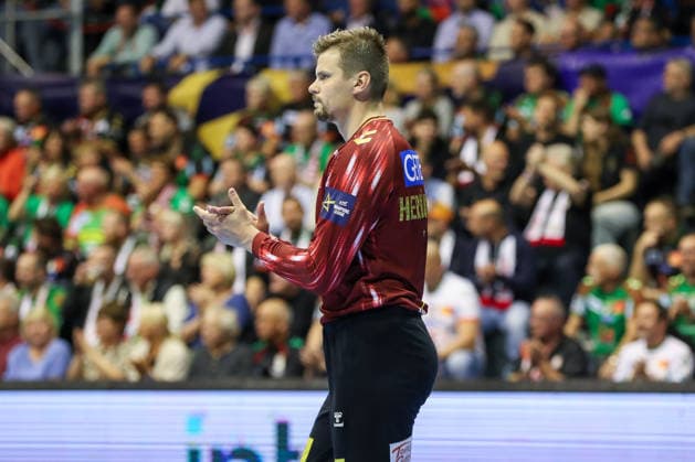 07 05 2026, xgox, Handball EHF Champions League 1 4 Final SC Magdeburg Pick Szeged v l Sergey Hernandez Ferrer Magdeburg, 1 cheers over held ball, defended, held, Torhueter Magdeburg