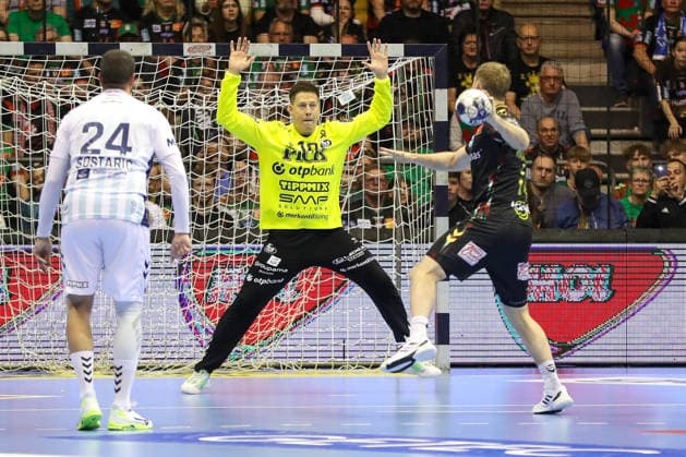 07 05 2026, xgox, Handball EHF Champions League 1 4 Final SC Magdeburg Pick Szeged v l Roland Mikler Szeged, 16 on the seven-meter penalty against Omar Ingi Magnusson Magdeburg, 14 Magdeburg