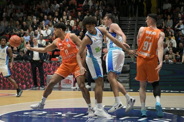 easyCredit Basketball Bundesliga, Matchday 33, Niners Chemnitz Frankfurt Skyliners 07 05 2026 from 18 30 h Chemnitz, Chemnitz Arena In the photo Kostja Mushidi 11 , Jamie Edoka 5 , Ryan Hawkins 33 , Yordan Minchev 91 easyCredit Basketball Bundesliga, Matchday 33, Niners Chemnitz Frankfurt Skyliners Chemnitz Saxony Germany Copyright: xEHLxMedia MichelxKöhlerx 20260705-Niners Chemnitz-Frankfurt Skyliners_013