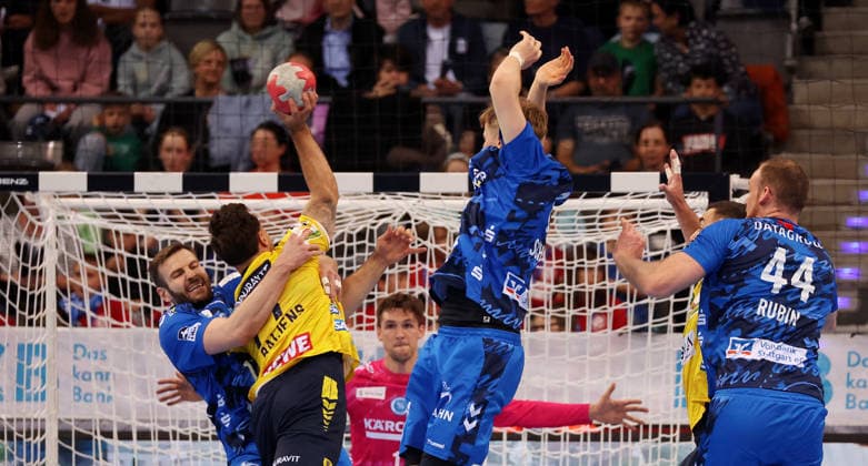 07 05 2026, Germany, Stuttgart, DAIKIN HBL Handball Bundesliga season 2025 2026, TVB Stuttgart vs Rhein Neckar Löwen, f l Samuel Röthlisberger TVB , Dani Baijens RNL , Linus Schmid TVB , Lenny Rubin TVB